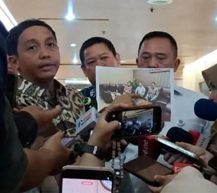 Raja Juli Akui Langsung Kembalikan Amplop dari Bupati Kuansing