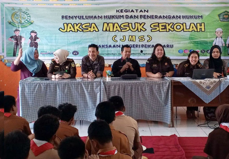 Program Jaksa Masuk Sekolah Sambangi SMP Juara Pekanbaru