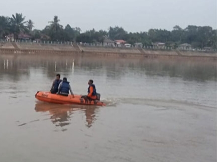 Tenggelam di Sungai Indragiri, 2 Siswa SMAN 1 Rengat Belum Ditemukan