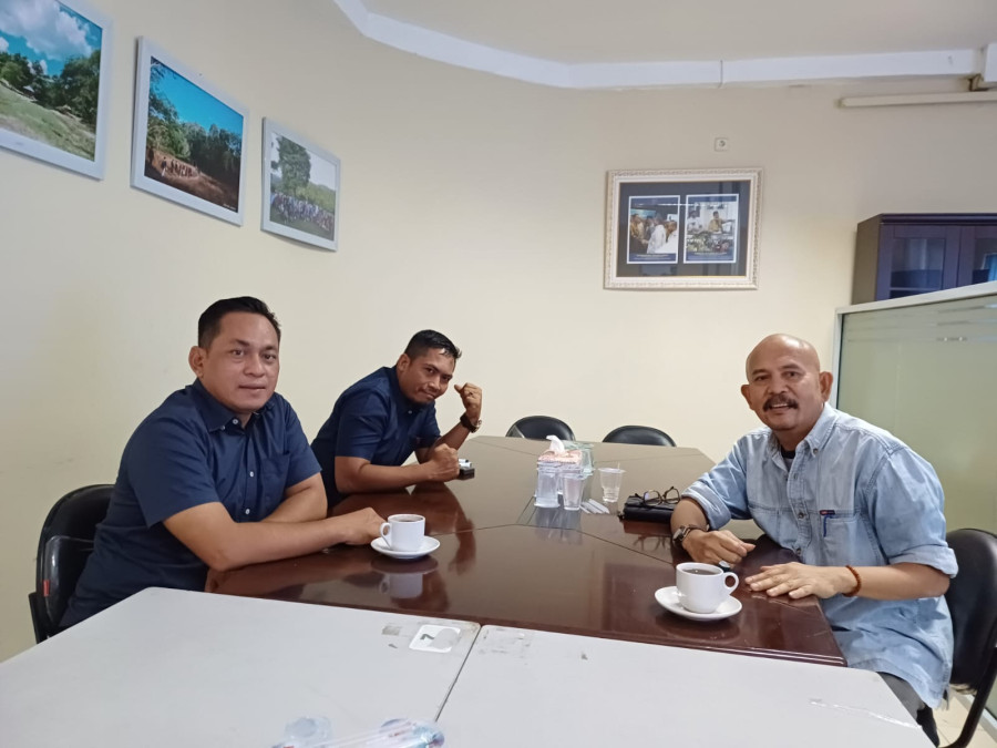 Ketua DK Undang Ketua PWI Dumai Bahas Wartawan Pembeking Gudang CPO Diduga Ilegal