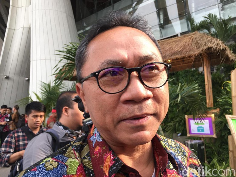 Zulkifli Hasan Disoraki saat Hadiri Acara HUT PDIP 