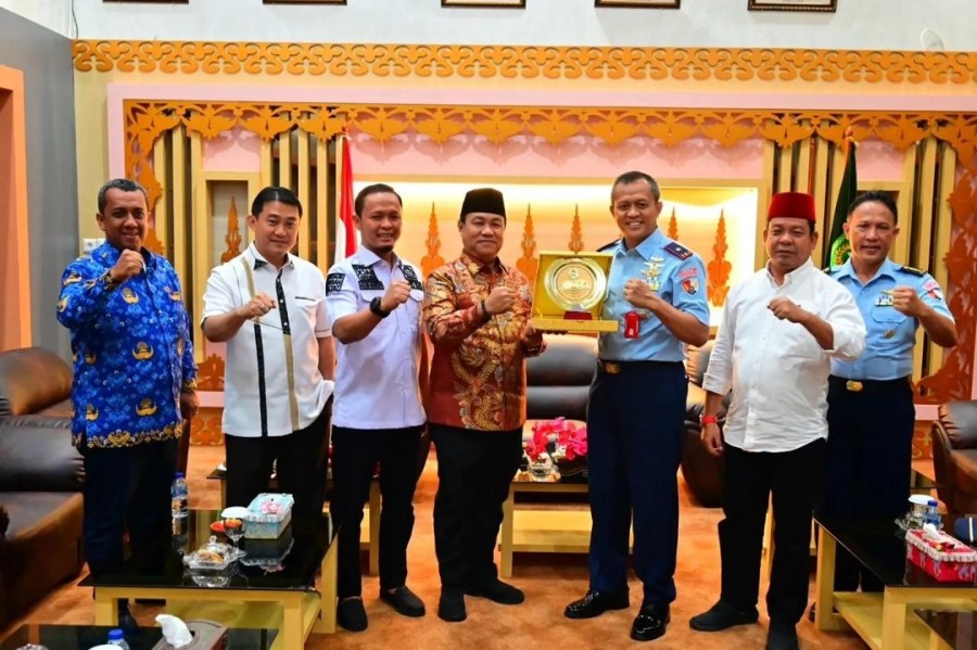 Pimpinan DPRD Riau Terima Silaturahmi Danlanud Roesmin Nurjadin