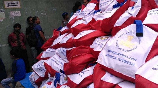 Mensos Akui Bansos Tertunda Karena Menunggu Tas Bertuliskan Bantuan Presiden