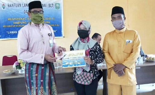 Pemkam Tuah Indrapura Kembali Salurkan Bantuan BLT DD ke Warga