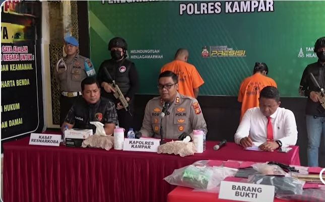 Drama Pengejaran di Tapung, Polisi Bekuk Janda Residivis dan Rekannya Bawa 1 Kg Sabu