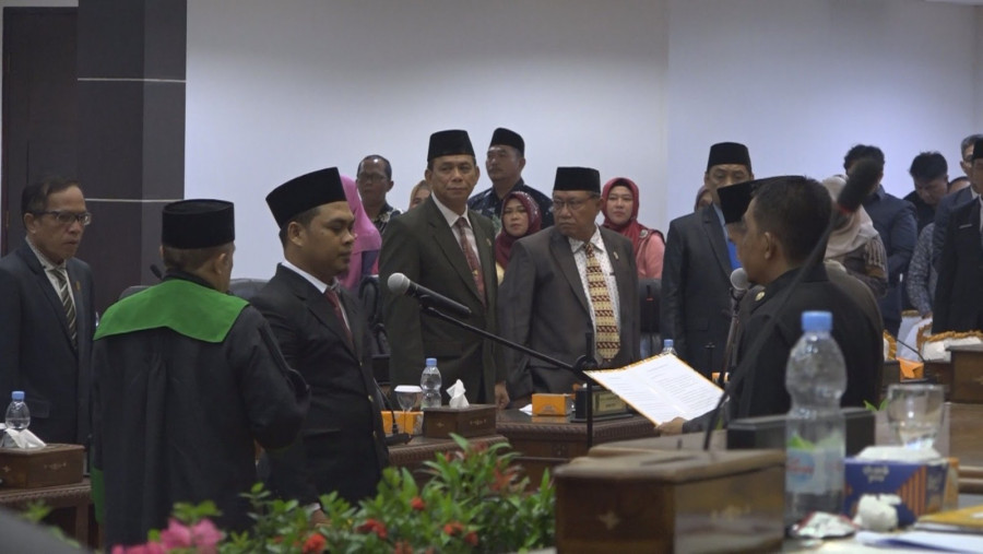 Rapat Paripurna PAW: DPRD Inhil Lantik  Iskandar Juari Sebagai Anggota