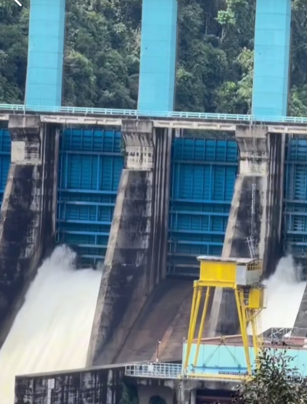 Elevasi Naik, PLTA Koto Panjang Buka Spillway Secara Bertahap