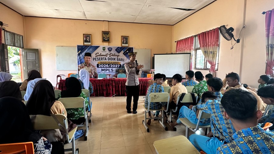 Polsek Rupat Edukasi Pelajar Baru tentang Ketahanan Pangan dan Green Policing