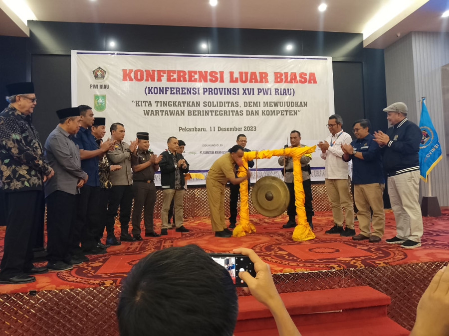 KLB XVI PWI Riau Resmi Dibuka, Raja  Isyam dan Zufra Irwan Akan Dipilih Aklamasi