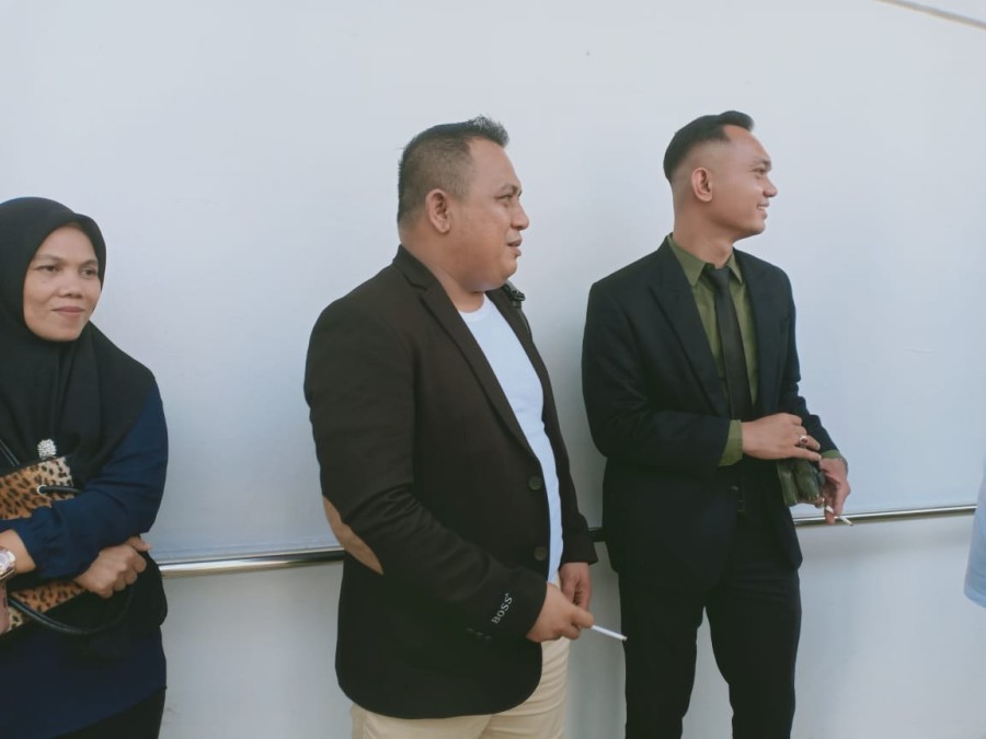 Sidang Praperadilan Penetapan Tersangka UU ITE,  Keluarga Tunggu Keadilan