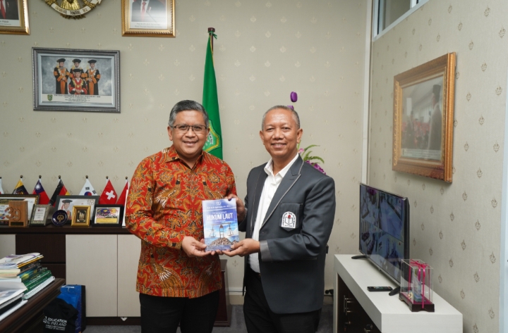 Kuliah Umum di UIR, Dr Hasto Kristiyanto Bahas Geopolitik Soekarno