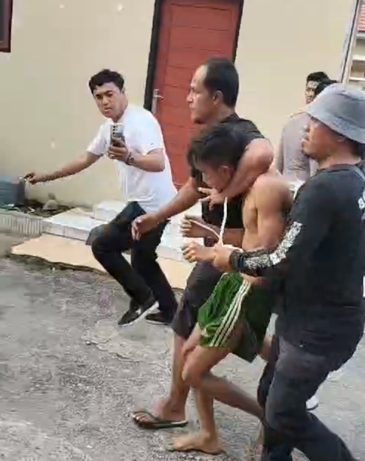 Pembunuh Gadis Penjual Gorengan di Kayu Tanam Sembunyi di Loteng Rumah Kosong