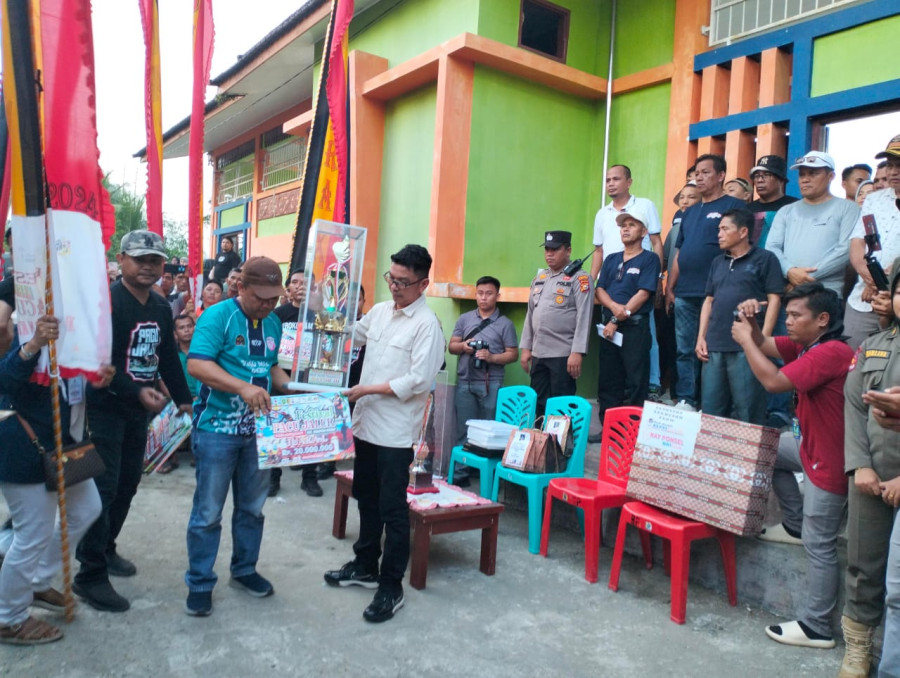 Putri Anggun Sibiran Tulang Juara Pacu Jalur Tepian Haji Saidina Ali