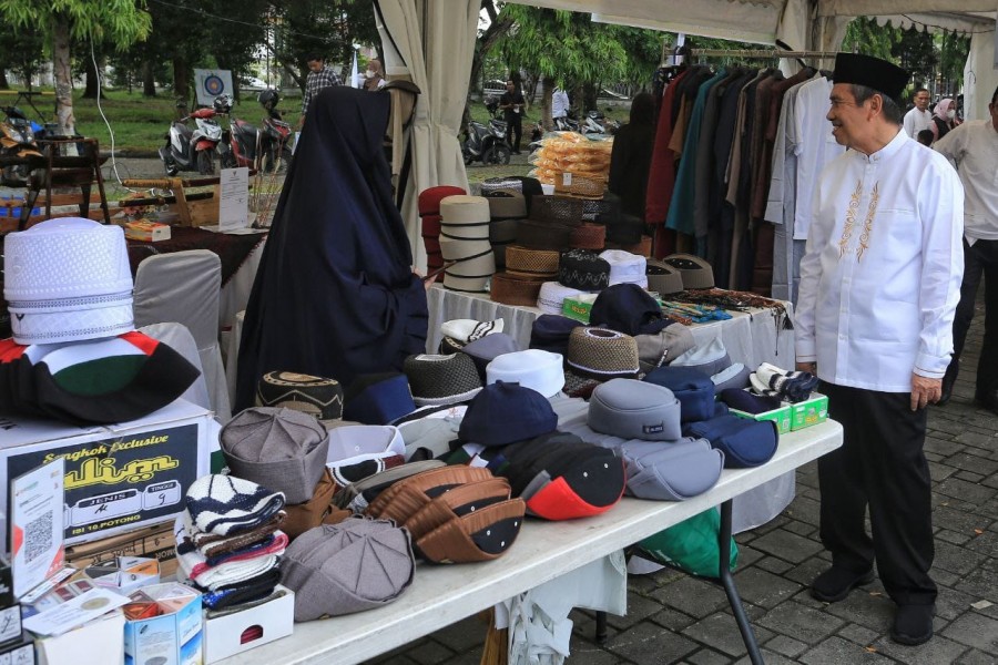Gubri Syamsuar Resmikan Riau Halal Fair 2023, Kunjungi Bazar UMKM di Masjid Agung An Nur
