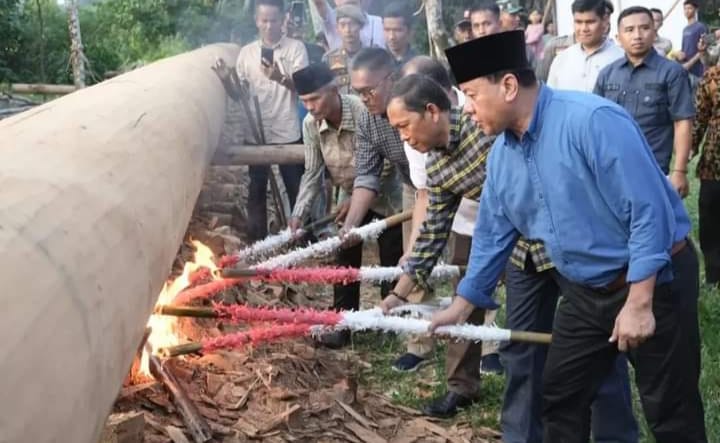 Melayur Jalur di Benai, Warga Minta Bupati Kuansing Bangun Jalan Penghubung