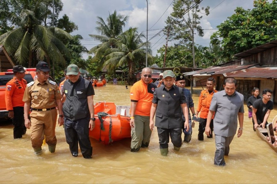 Pemprov Riau Salurkan Bantuan untuk Korban Banjir di Enam Daerah