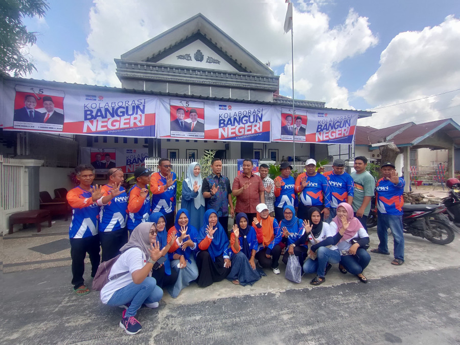 Resmikan Posko Dunsanak AMAn, Paslon AMAn Kampanye Door to door