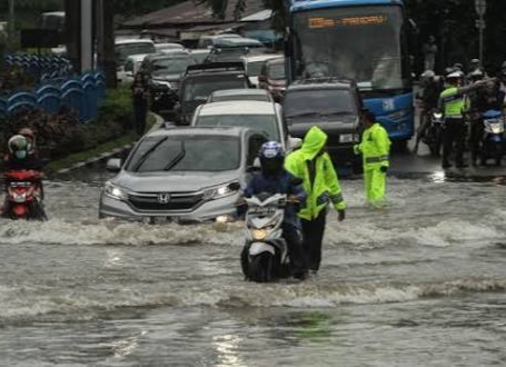 Cuaca Ekstrem Mengancam Riau, BPBD Minta Daerah Siaga Banjir dan Longsor