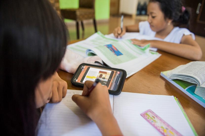 Anak Sekolah Belajar di Rumah, Kok SPP-nya Nggak Turun?