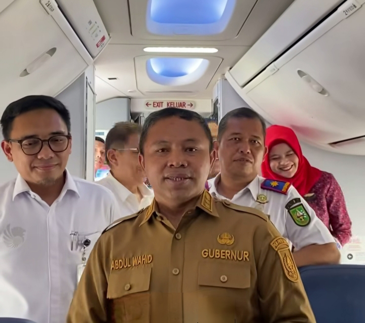 Gubri Resmikan Penerbangan Langsung Umrah dari Pekanbaru ke Jeddah
