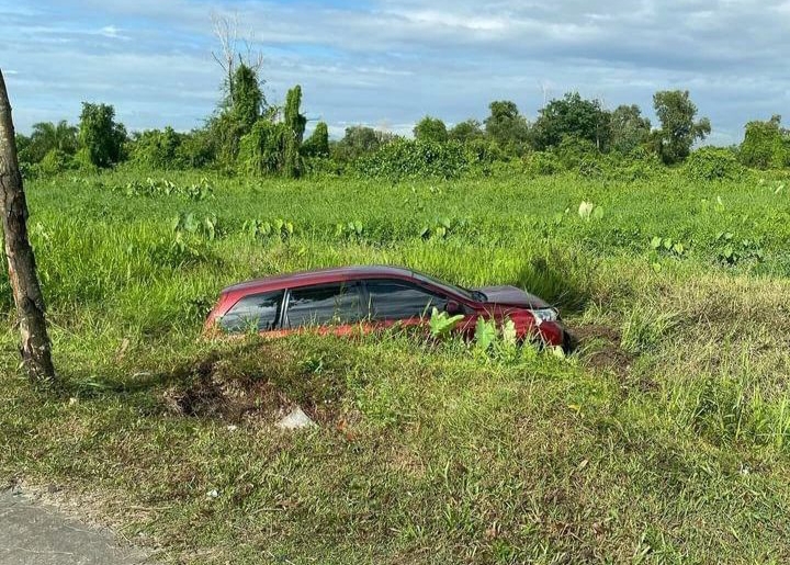 Kronologi Minibus Nyemplung ke Rawa Sudirman Ujung Pekanbaru
