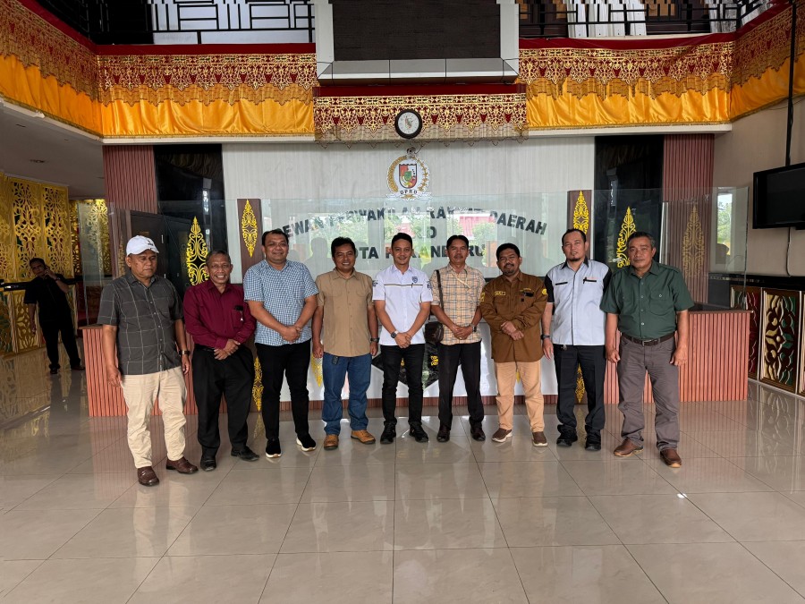 Sampaikan Aspirasi, Sejumlah Ketua RT/RW Sialang Munggu Temui Achmad Faisal Reza