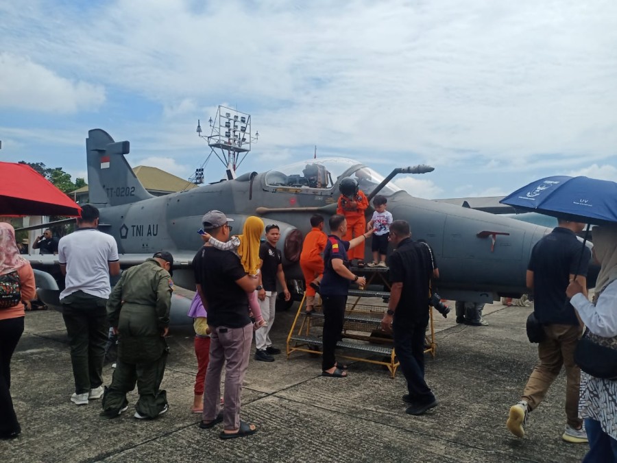 Lanud Roesmin Nurjadin Buka untuk Umum, Warga Antusias Lihat F-16 dan Aksi Lainnya