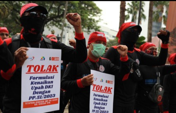 Peringati May Day, Ribuan Buruh Kepung Istana Sampaikan Tuntutan
