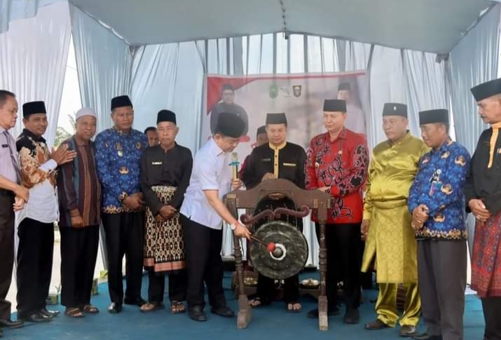 Waka DPRD Riau Syafaruddin Poti Buka Festival Gondang Barogong di Rohul