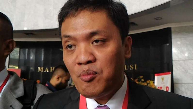 Bersahabat tapi, Rizal Ramli dan Surya Paloh saling Lapor