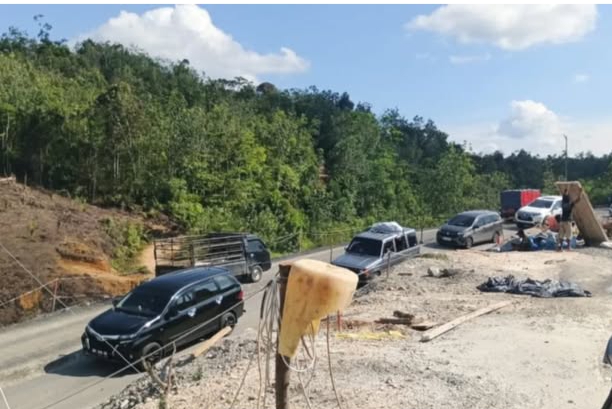 Jalan Lintas Riau-Sumbar di Tanjung Alai Dibuka Dua Jalur