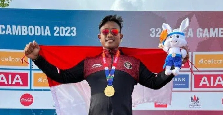 Maizir Raih 2 Medali Emas Nomor Dragon Boat Sea Games Kamboja
