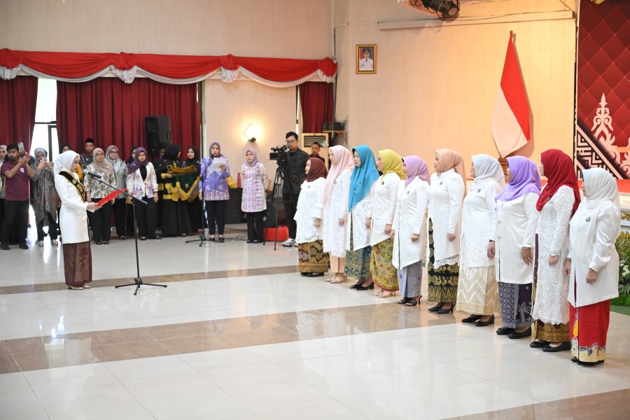 Jadi Teladan Literasi, Hj. Basyariah Bistamam Resmi Sandang Bunda PAUD dan Literasi Rohil