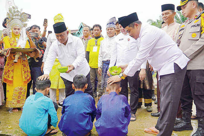 Hadiri Balimau Kasai, Waka DPRD Kampar Repol: Ini Tradisi yang Baik