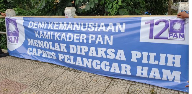 Politik Hitam, Munculnya Spanduk Penolakan Capres Prabowo