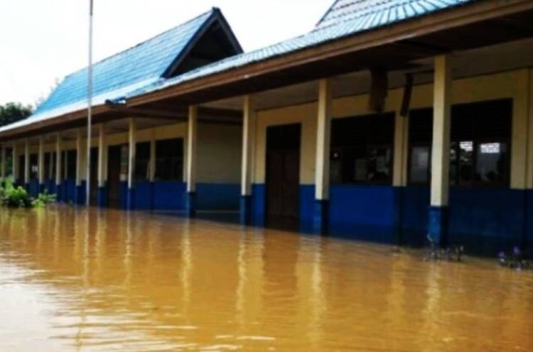 Enam Sekolah di Riau Terdampak Banjir, Siswa Terpaksa Belajar Daring