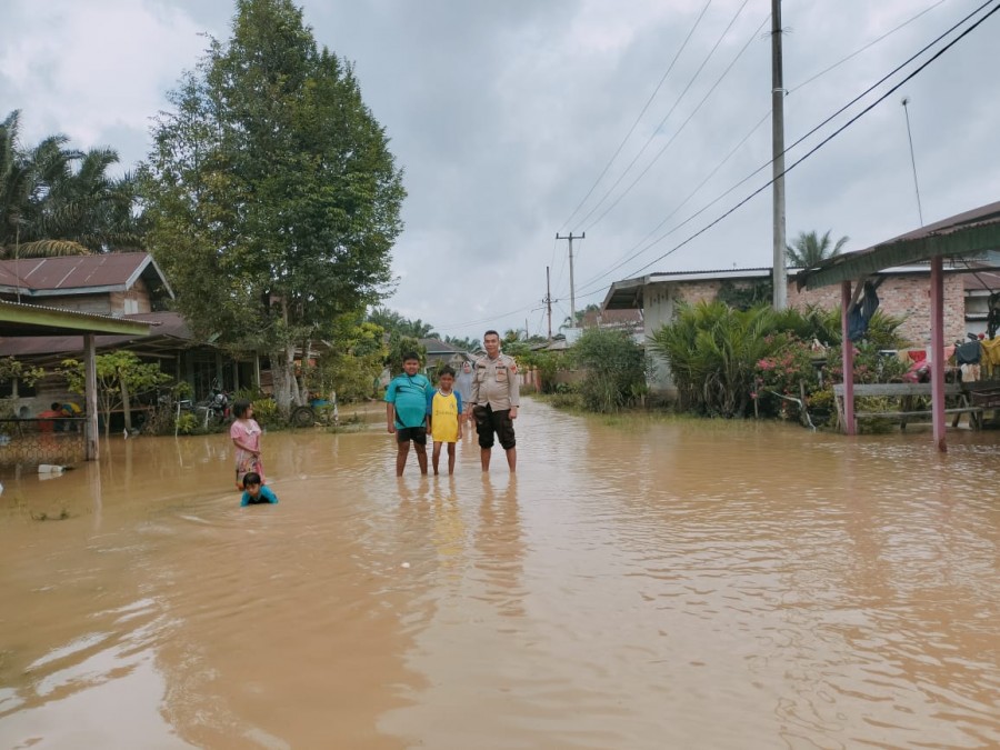 Banjir Kepung Puluhan Kepala Keluarga di Gunung Sahilan