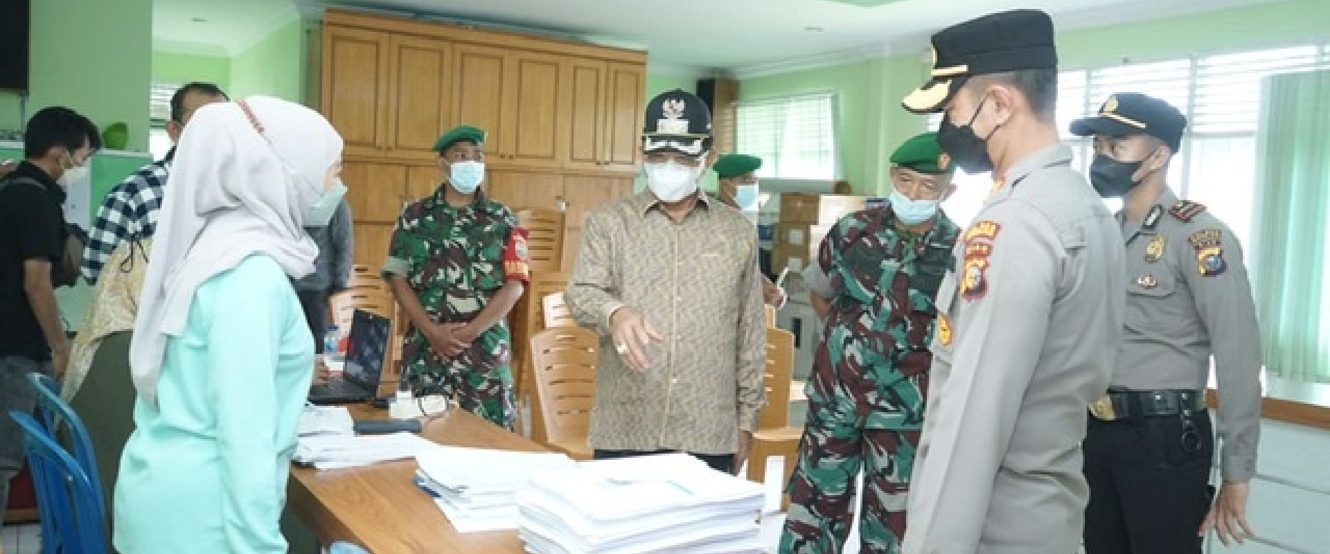 Bupati Inhil Tinjau Pelaksanaan Vaksin di Puskesmas Gajah Mada, Gunung Daek dan Pulau Palas