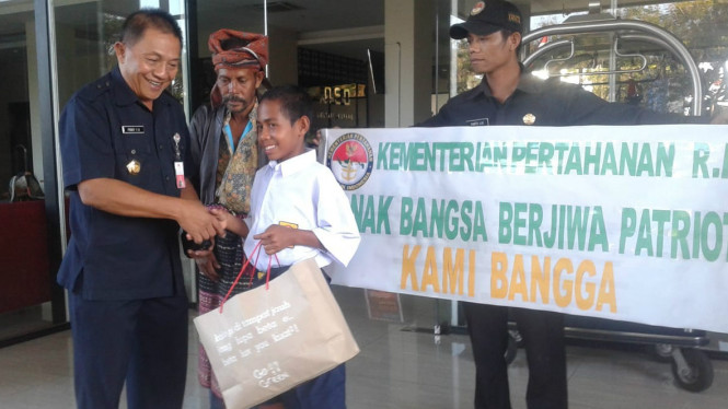 Apresiasi Panglima TNI untuk Bocah Pemanjat Tiang Bendera di NTT