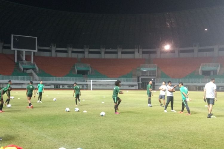 Latihan Menjelang Melawan Thailand, 4 Pemain Timnas Indonesia Absen
