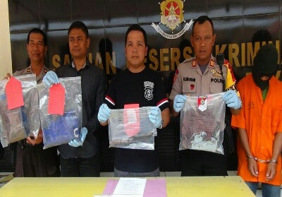 Emosi karena Rebutan Makanan, Ayah Kandung Tusuk Anaknya hingga Tewas
