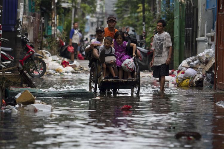 Anies Baswedan Jelaskan Penyebab Banjir di DKI Jakarta