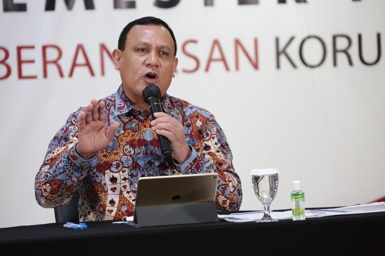 Bantah Gratifikasi, Firli KPK: Gaji Saya Cukup untuk Sewa Helikopter