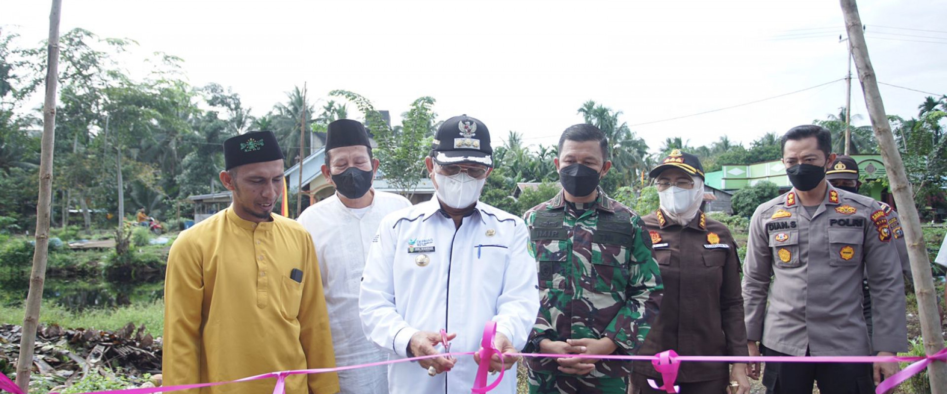 Bupati HM.Wardan Resmikan Pembangunan Jalan di Desa Griya Mukti Jaya