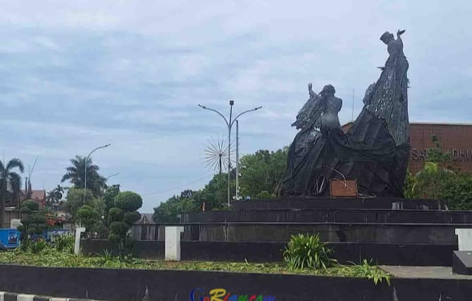 Aksi Unjuk Rasa Usai, Jalan Sudirman Pekanbaru Kotor dengan Sampah