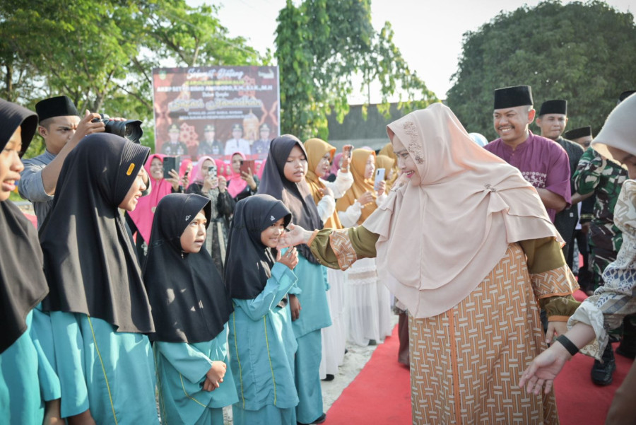 Safari Ramadhan di Rupat, Bupati Kasmarni Resmikan Masjid dan Santuni Anak Yatim