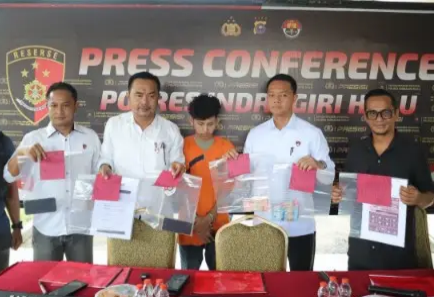 Asmara Virtual Berujung Pemerasan, Pria di Inhu Peras Korban Rp12 Juta Lewat Foto Syur