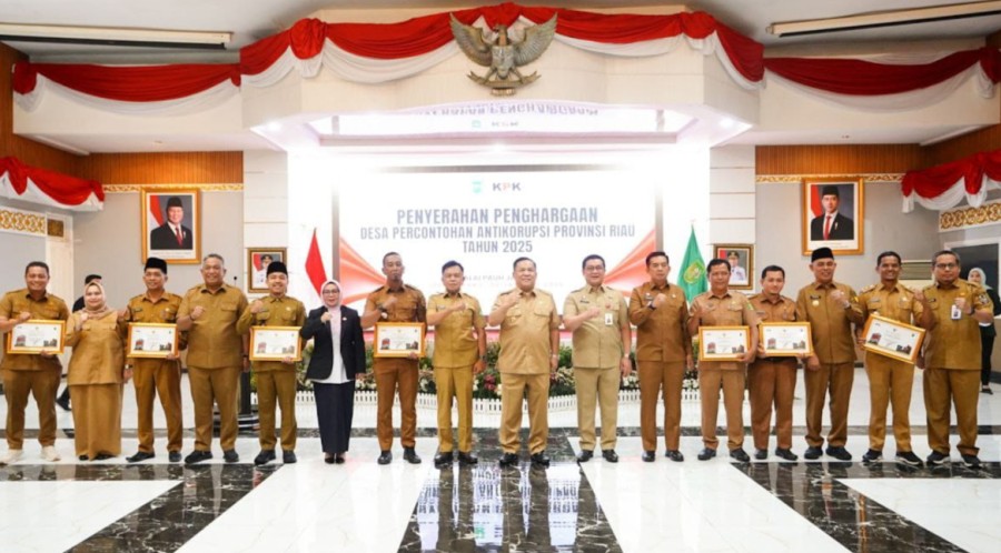 Pemprov Riau Beri Hadiah Umroh untuk Kepala Desa Percontohan Antikorupsi