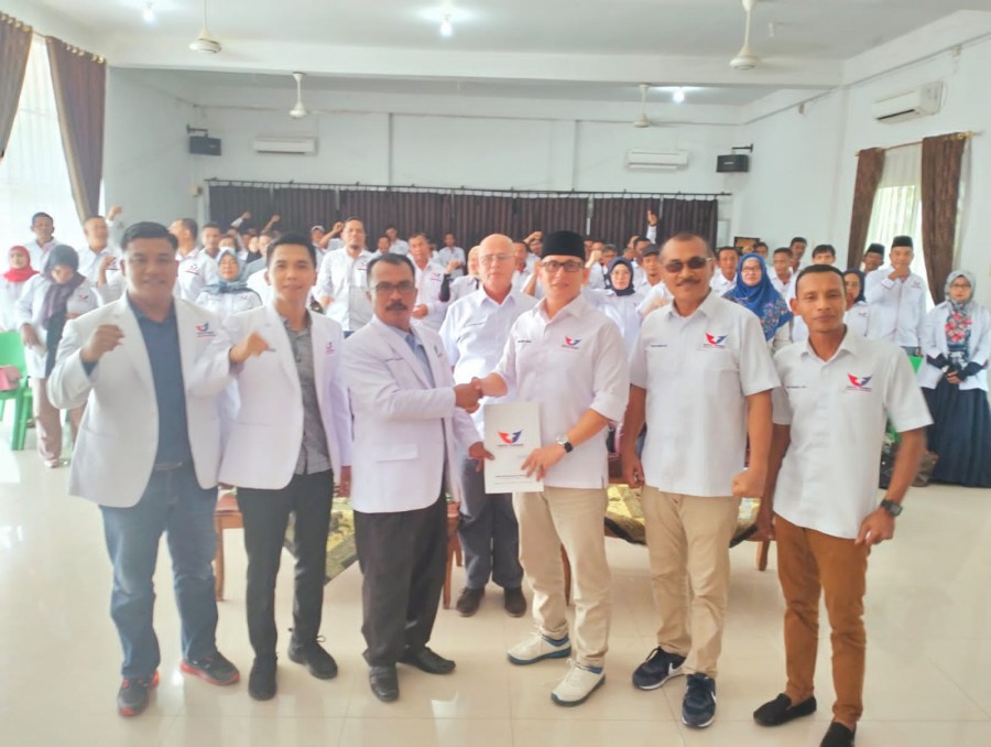 DPW Serahkan SK Pengurus dan Ambulance DPD Perindo Inhu