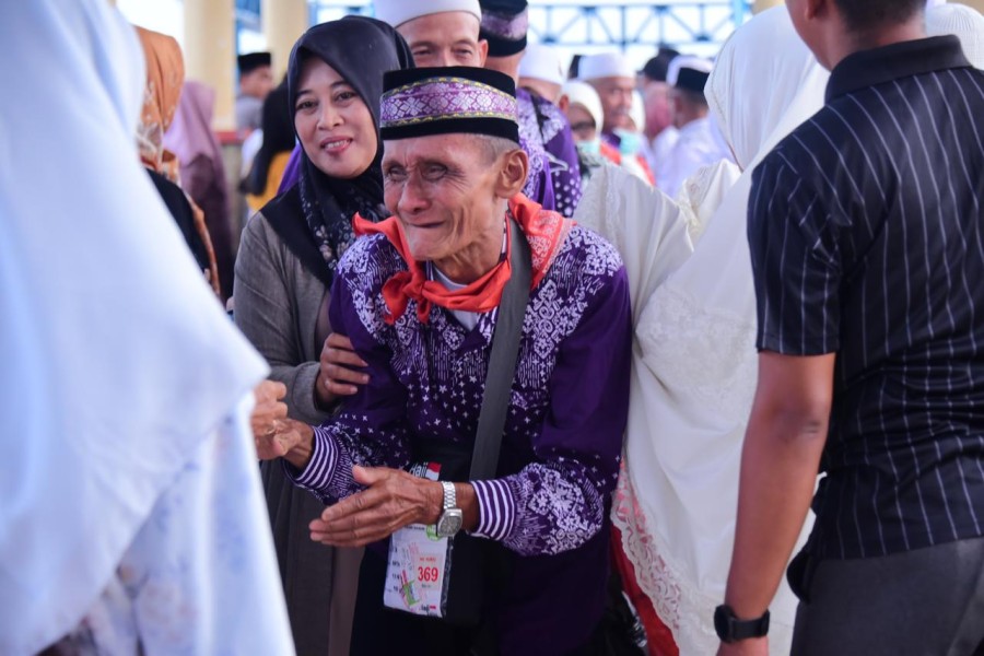 Pemkab Bengkalis Sambut Hangat 175 Jemaah Haji, Pelabuhan BSL Diselimuti Haru